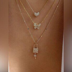 Gold 1pc Lock & Butterfly Charm Layered Necklace